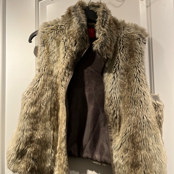 Elle vest - Picture 1 of 3